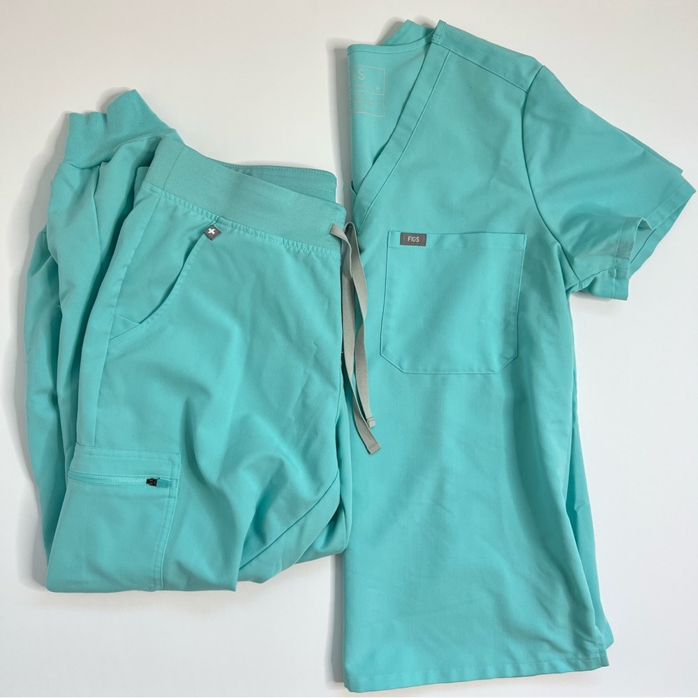 Figs Limited Edition Aqua Sea Glass Scrub Set Zamora Jogger and Catrina Top M